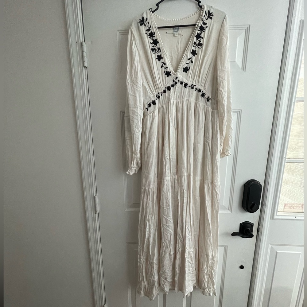 Elegant White Maxi Dress with Black Embroidery
